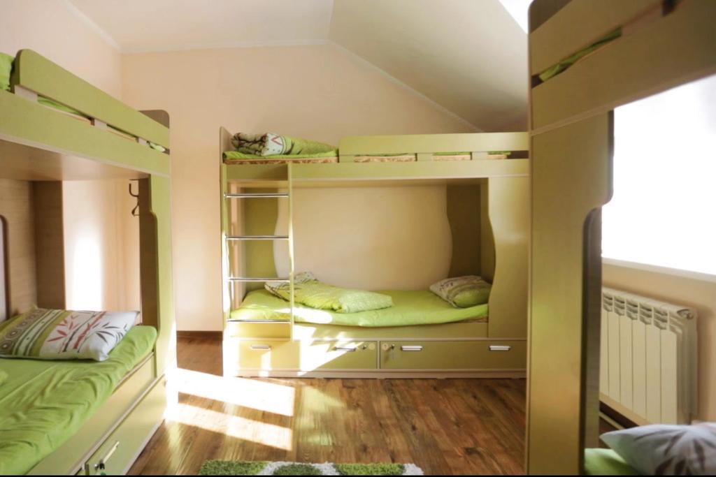 Almaty Backpackers Ostello Esterno foto