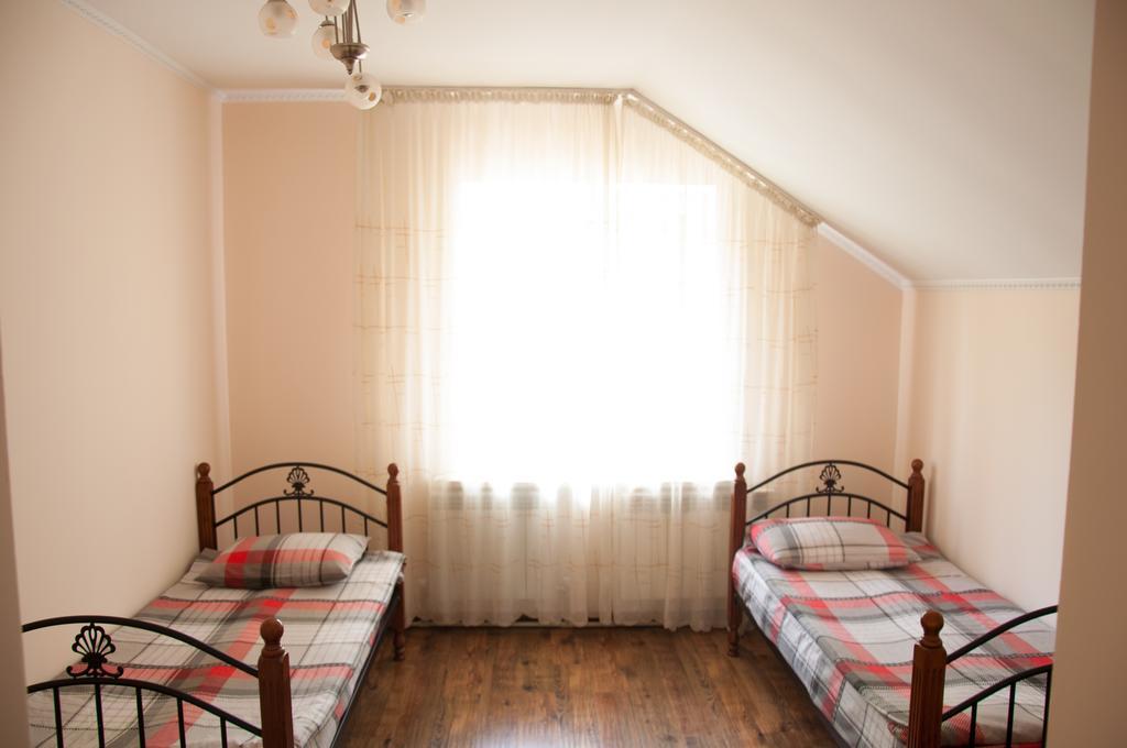 Almaty Backpackers Ostello Camera foto