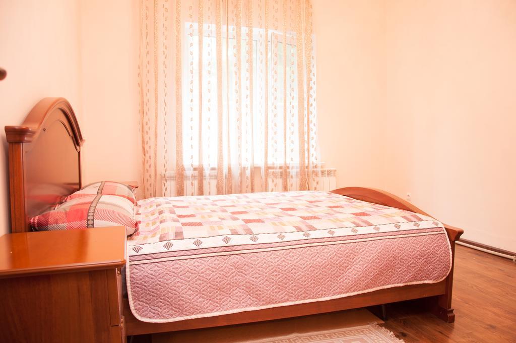 Almaty Backpackers Ostello Camera foto