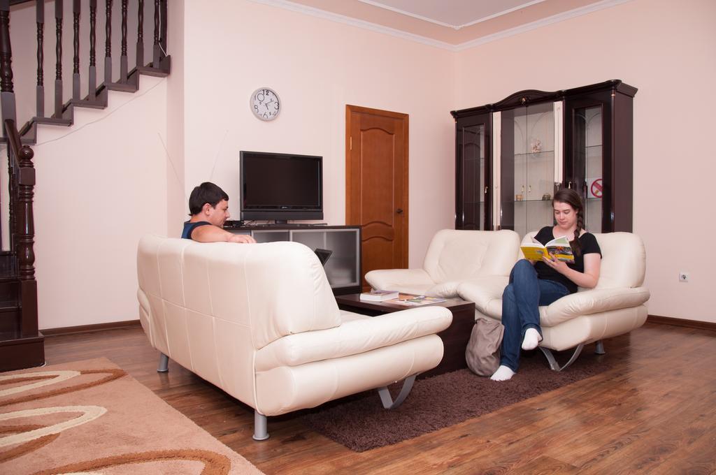 Almaty Backpackers Ostello Esterno foto