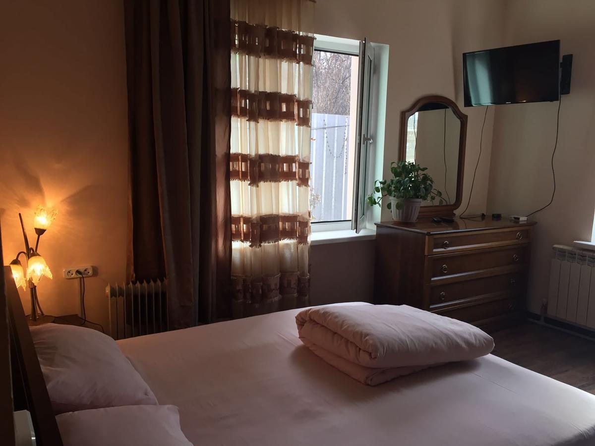 Almaty Backpackers Ostello Esterno foto